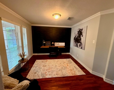 1247 Lavender Shade Court - Photo Thumbnail 3