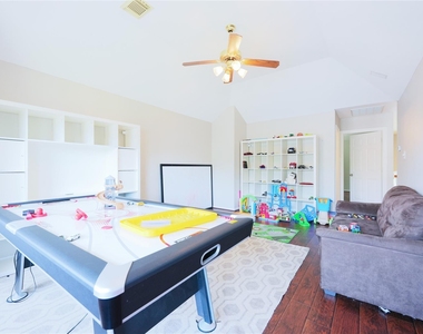 2422 Lansing Circle - Photo Thumbnail 25