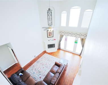 2422 Lansing Circle - Photo Thumbnail 9