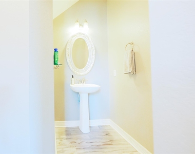 2422 Lansing Circle - Photo Thumbnail 15