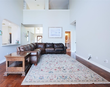 2422 Lansing Circle - Photo Thumbnail 10