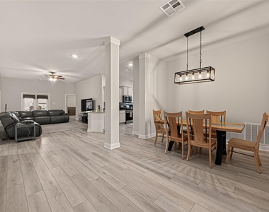 2605 Golden Palms - Photo Thumbnail 14