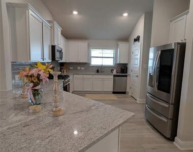 2605 Golden Palms - Photo Thumbnail 16
