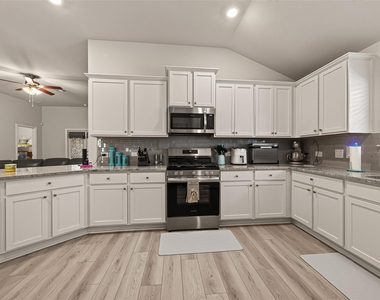 2605 Golden Palms - Photo Thumbnail 18