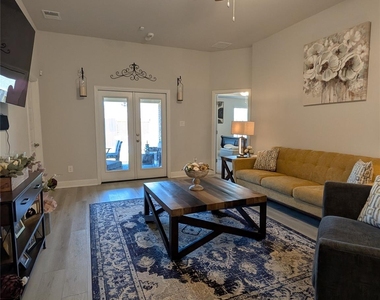 2605 Golden Palms - Photo Thumbnail 25