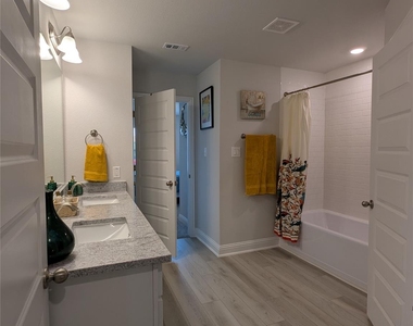 2605 Golden Palms - Photo Thumbnail 38