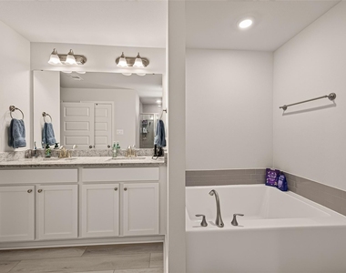 2605 Golden Palms - Photo Thumbnail 32
