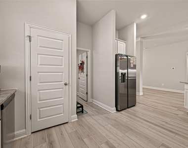 2605 Golden Palms - Photo Thumbnail 15