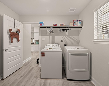 2605 Golden Palms - Photo Thumbnail 41