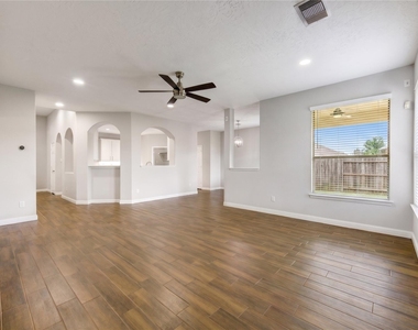20138 Jasper Oaks Drive - Photo Thumbnail 7