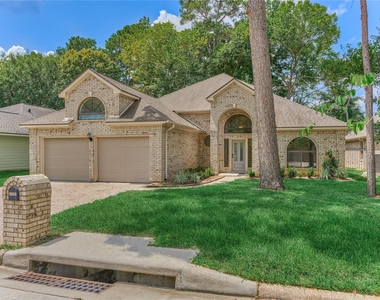 13707 Fountainview Drive - Photo Thumbnail 3