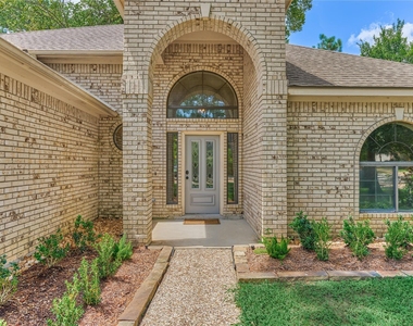 13707 Fountainview Drive - Photo Thumbnail 5