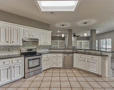 13707 Fountainview Drive - Photo Thumbnail 20