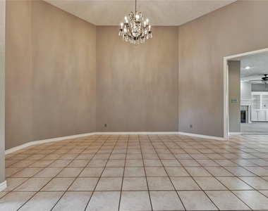13707 Fountainview Drive - Photo Thumbnail 10