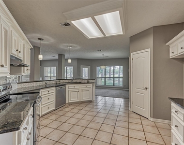 13707 Fountainview Drive - Photo Thumbnail 21