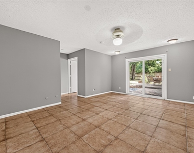 19002 Mirror Lake Drive - Photo Thumbnail 28