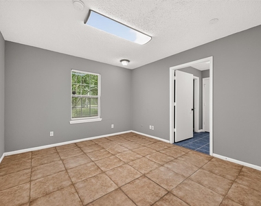 19002 Mirror Lake Drive - Photo Thumbnail 21