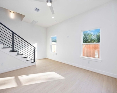 5222 Gold Street - Photo Thumbnail 6