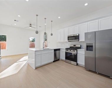 5222 Gold Street - Photo Thumbnail 4