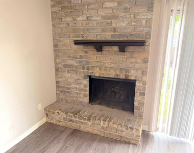 6620 Westwick Drive - Photo Thumbnail 5