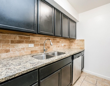 7510 Shadyvilla Lane - Photo Thumbnail 2