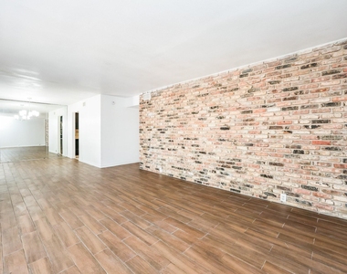7510 Shadyvilla Lane - Photo Thumbnail 8