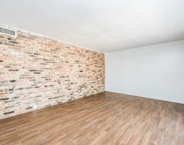 7510 Shadyvilla Lane - Photo Thumbnail 7