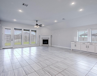 4002 Maple Glen Drive - Photo Thumbnail 15