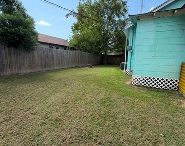 512 Stimpson Street - Photo Thumbnail 12