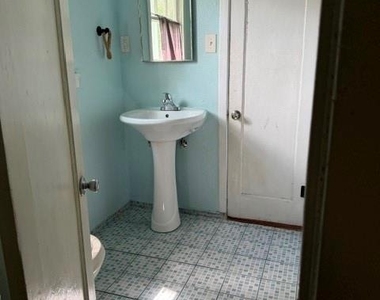 512 Stimpson Street - Photo Thumbnail 8