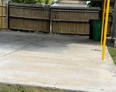 512 Stimpson Street - Photo Thumbnail 13