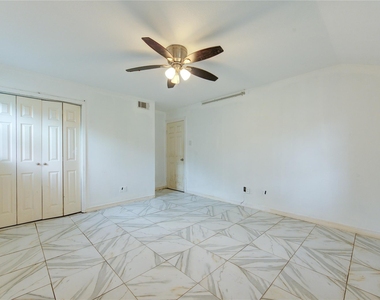 2117 Willow Wisp Drive - Photo Thumbnail 7