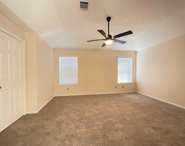 1559 Hillside Elm Street - Photo Thumbnail 17
