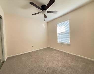 1559 Hillside Elm Street - Photo Thumbnail 22
