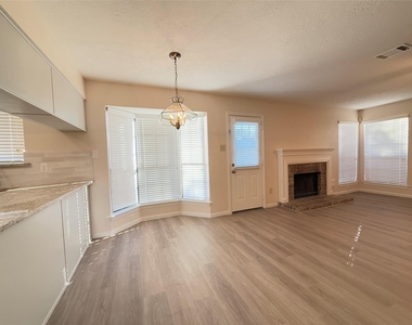 1559 Hillside Elm Street - Photo Thumbnail 8