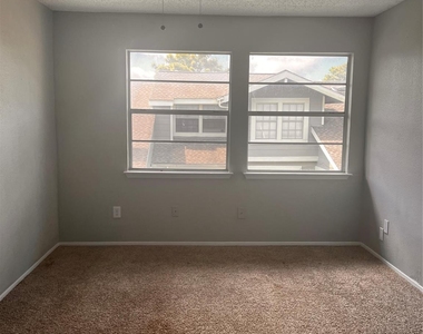 12245 Lemon Ridge Lane - Photo Thumbnail 2