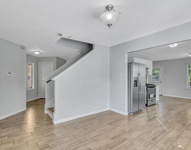 2927 Cypress Island Drive - Photo Thumbnail 4