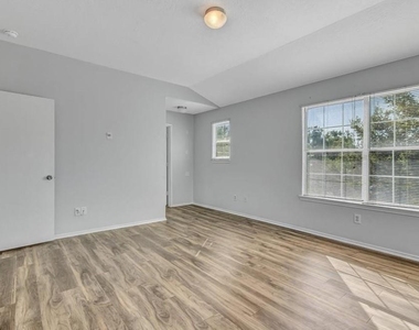 2927 Cypress Island Drive - Photo Thumbnail 8