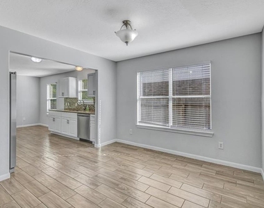2927 Cypress Island Drive - Photo Thumbnail 5