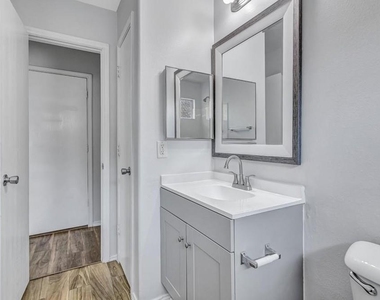 2927 Cypress Island Drive - Photo Thumbnail 14