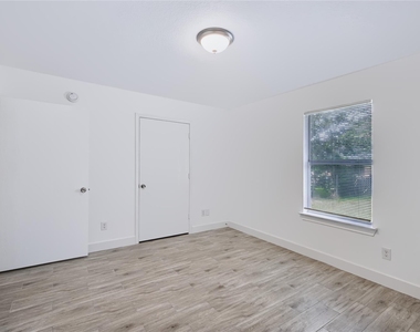 11522 Mosscrest Drive - Photo Thumbnail 13