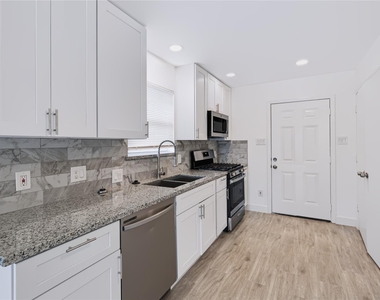 11522 Mosscrest Drive - Photo Thumbnail 3