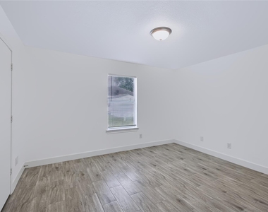 11522 Mosscrest Drive - Photo Thumbnail 12