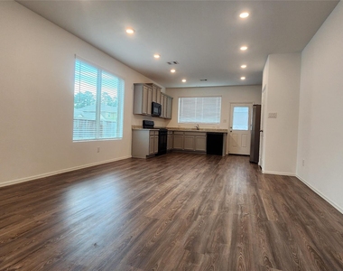 19174 Sangro Drive - Photo Thumbnail 7