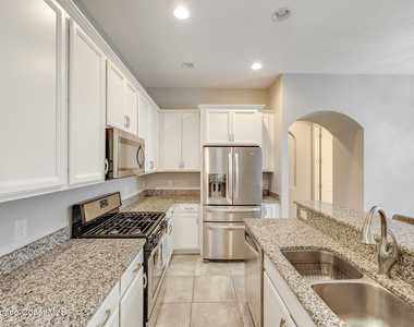 8870 Napolo Drive - Photo Thumbnail 8
