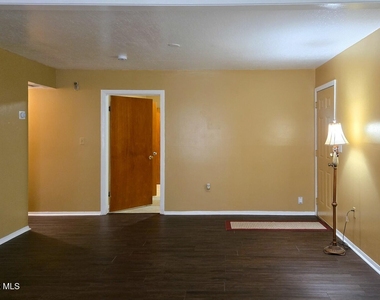 3788 W Railroad Avenue - Photo Thumbnail 3