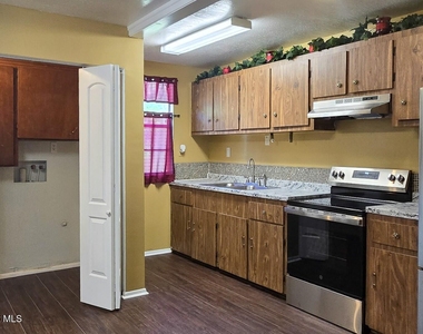 3788 W Railroad Avenue - Photo Thumbnail 6