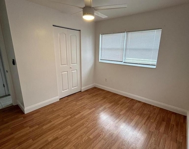 1750 Cowan Drive - Photo Thumbnail 6