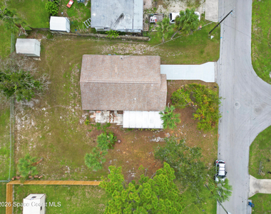 1569 Richards Drive Ne - Photo Thumbnail 7