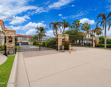 1800 Noel Place - Photo Thumbnail 16